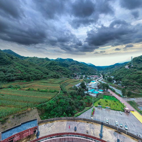 嶂石岩风景区全景