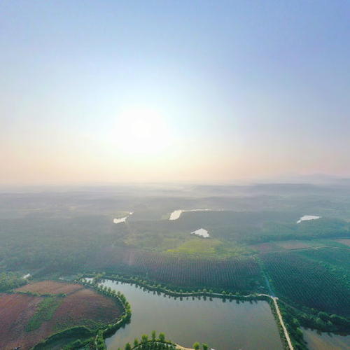 落花潭下  醉美东山.